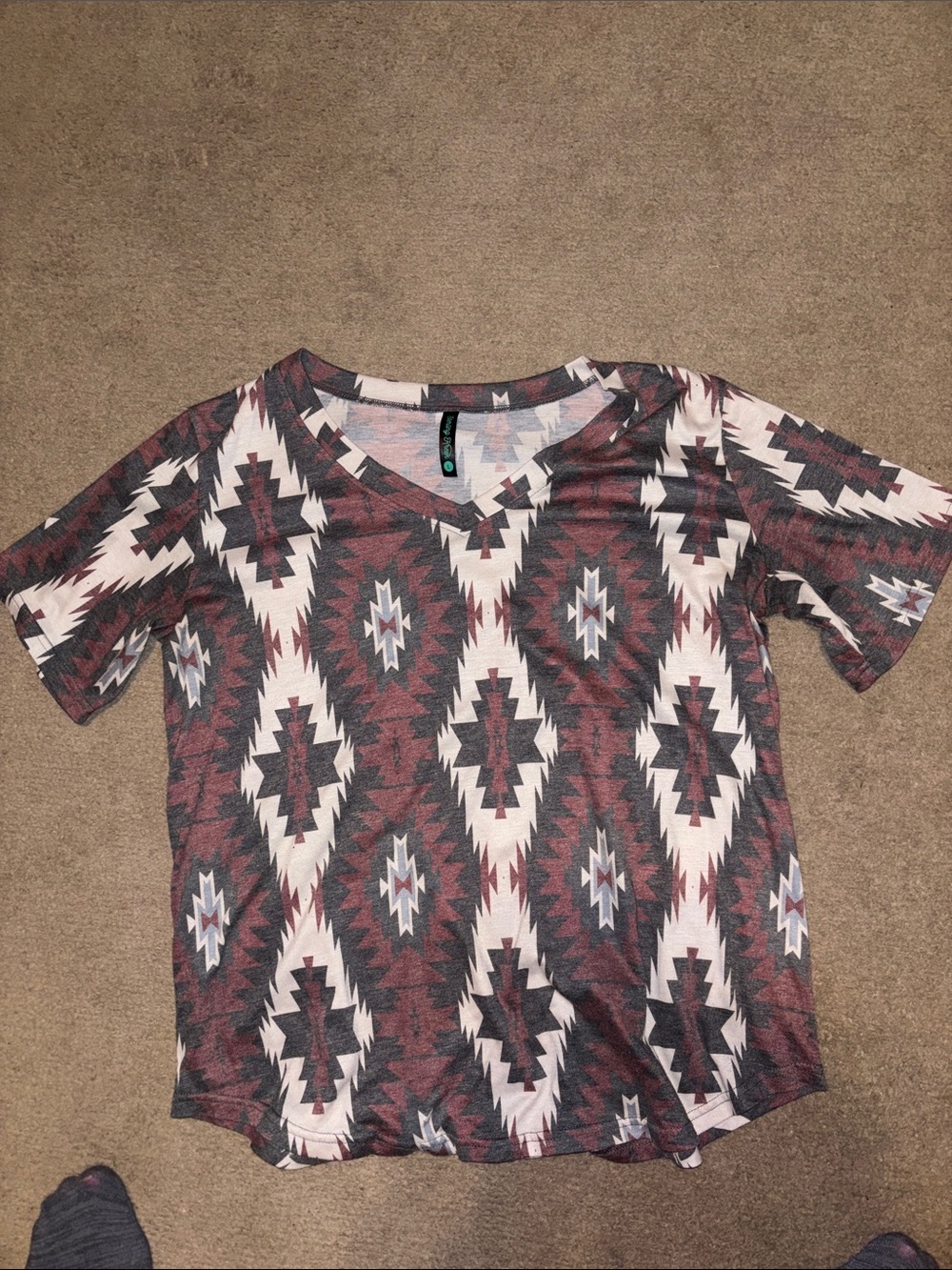 Women's Aztec V-Neck Short Sleeve Top - Burgundy Pattern